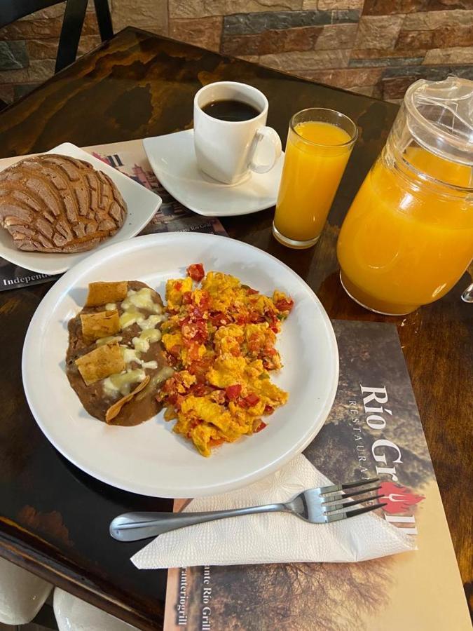 Hotel Posada Laura 산후안델리오 외부 사진